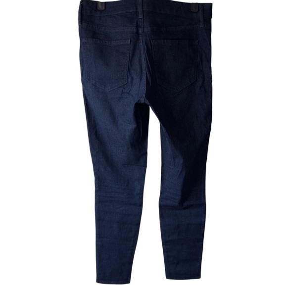 Old Navy Super Skinny Jeans - Picture 2 of 4